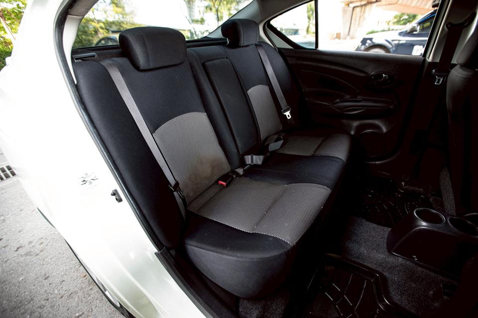 Nissan Almera 1.2 VL ปี 2014 สีเทา ปุ่มสตาท์ เกียร์ออโต้ รูปที่ 13