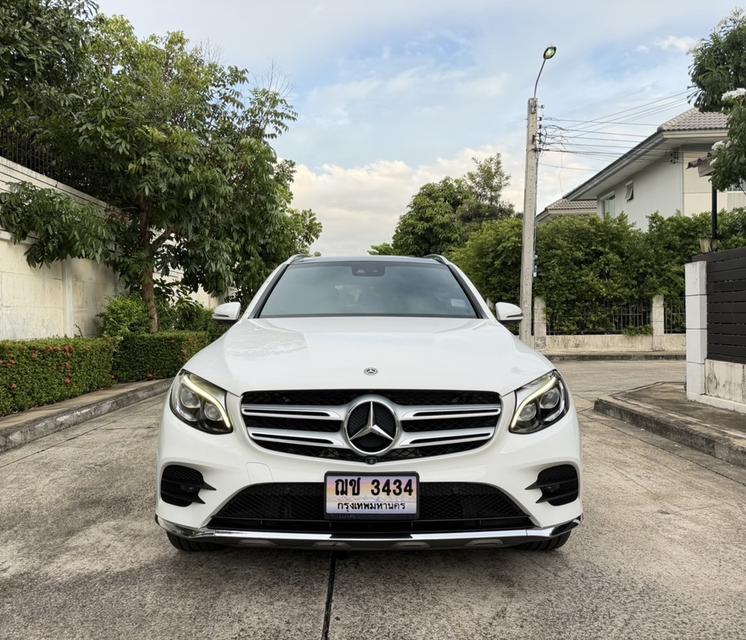 รหัสรถ AP3434 Benz GLC 250d 4MATIC AMG Dynamic ปี17 สีขาว รูปที่ 5