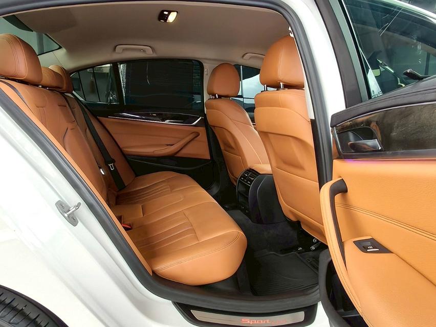 รหัสรถ KPC7997 BMW 520d  สีขาว 2018 สภาพกริ๊บบบบ ประตู Soft Close ในราคาพิเศษ สุดๆ 9