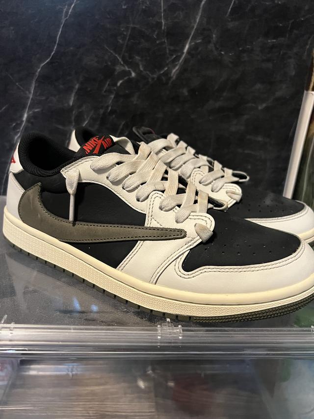รองเท้า travis Scott งานเหมือนสุด