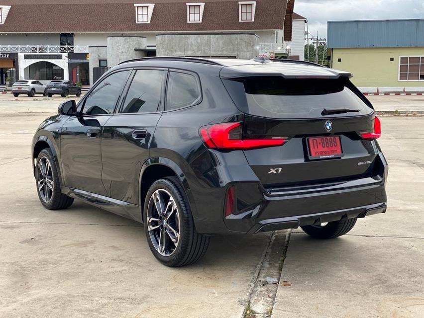 BMW X1 sDrive 20i M Sport ปี 2023 สี ดำ+ เบาะน้ำตาล 2