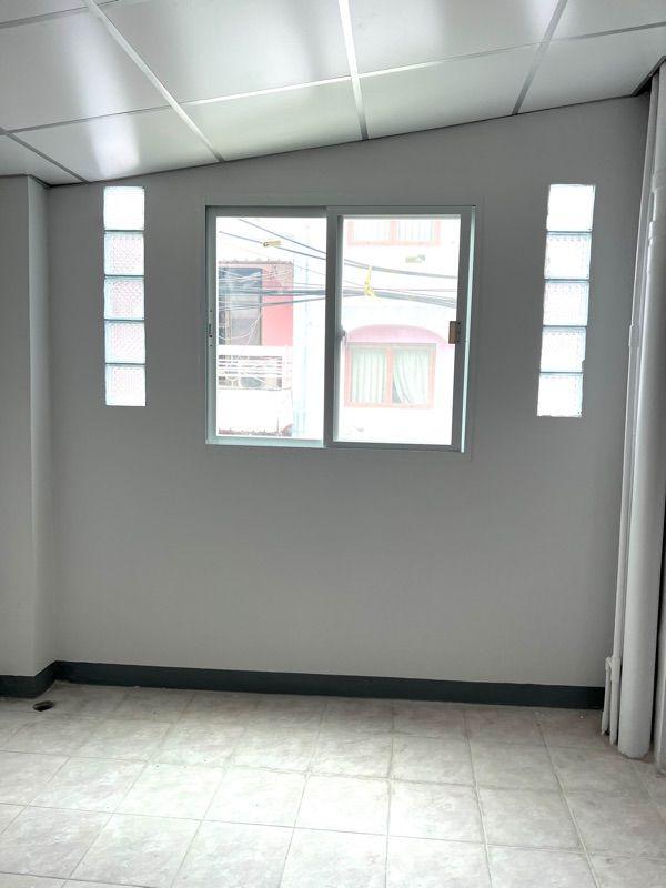 ให้เช่าอาคารพาณิชย์ 3 ชั้นครึ่ง หมู่บ้านรุ่งกิจวิลล่า7 ถนนร่มเกล้า42 เขตลาดกระบัง จังหวัดกรุงเทพ  7