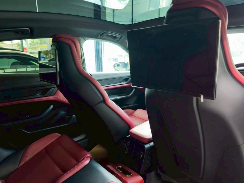 รหัสรถ KPV2498 2022 Porsche Taycan 4S สีเคยอน ภายในแดง 12
