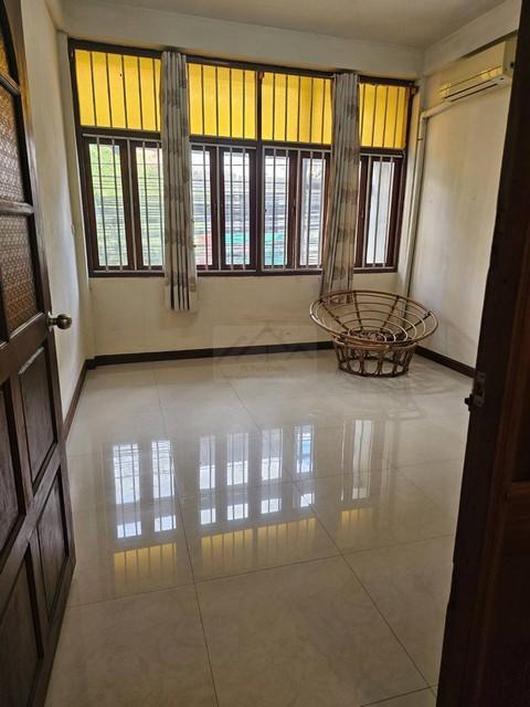 ให้เช่าอาคารพาณิชย์ 4 ชั้น 240 ตร.ม. ริมถนนอินทามระ ย่านห้วยขวาง ใกล้ตลาดห้วยขวาง 6