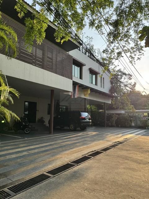 ให้เช่าบ้านศศิดา (Baan Sasida) สุขุมวิท 24 Unit B กว่า 220 ตรม. 3 ห้องนอน บ้านหรูทำเลศักยภาพ ใกล้ BTS พร้อมพงษ์. 1