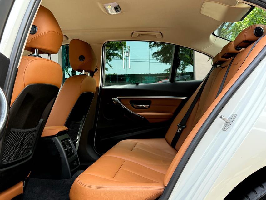 2018 BMW 330e รถมือเดียวออกป้ายแดง รถวิ่งน้อย เข้าศูนย์ทุกระยะ ไม่เคยมีอุบัติเหตุครับ 14