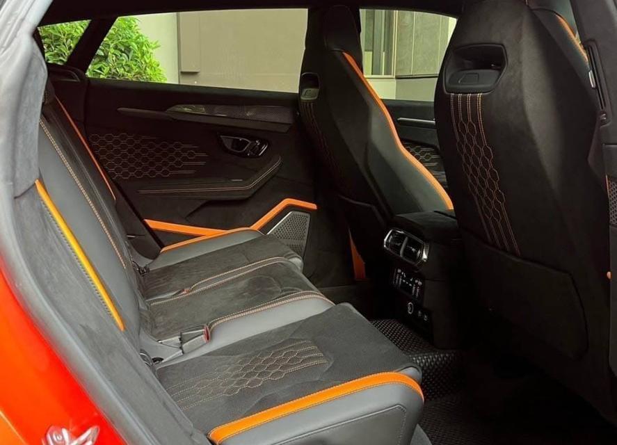 Lamborghini Urus 2023 สีส้ม 6