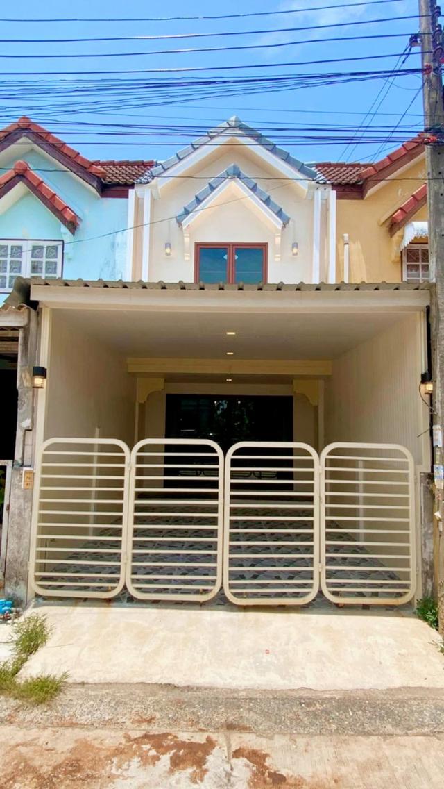 🛒 ทำเลดีบางใหญ่ ใกล้เซ็นทรัลเวสต์เกตและตลาดบางใหญ่! 🏡 ✨ ขายทาวน์เฮ้าส์ 2 ชั้น มบ.พร้อมจิตร ถนนกันตนา 17 ตร.ว. 2 นอน 2 น้ำ เพียง 1.69 ล้าน ฟรีโอน ✨ 2
