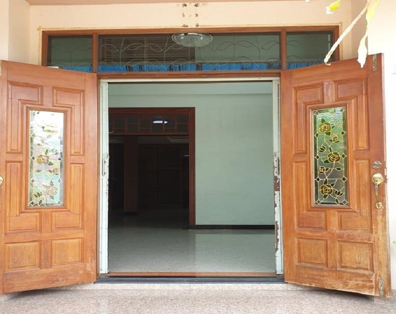 ให้เช่าบ้านเดี่ยว 3 ชั้น หลังใหญ่ พื้นที่ดิน 111 ตารางวา ซอยลาดพร้าว 93 ไม่มีเฟอร์นิเจอร์ / แอร์ 7 เครื่อง จอดรถได้ 4 คัน อยู่อาศัย หรือ เป็นสำนักงาน 2