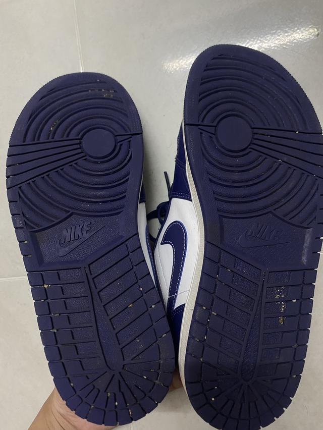 Nike Air Jordan 1 Low รูปที่ 2