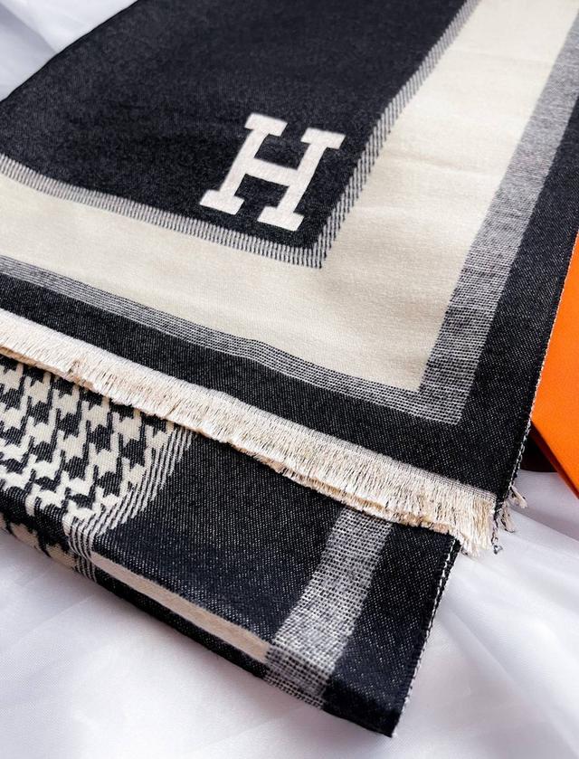 ผ้าคลุมไหล่Hermes 9
