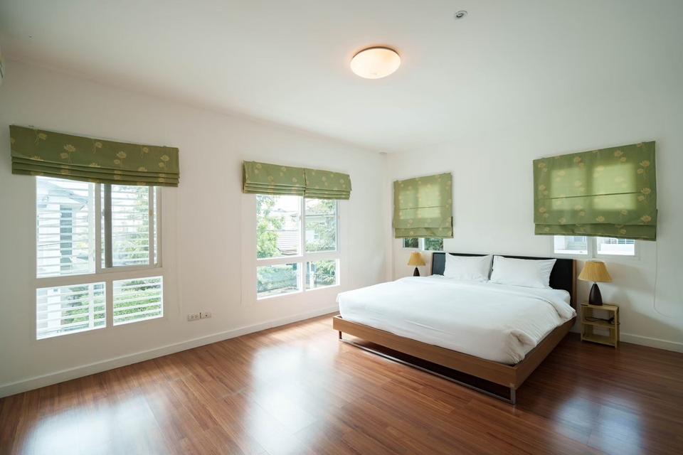 🏡✨ ให้เช่าบ้านเดี่ยวสองชั้นในโครงการ พรั่งพร้อมคลับเฮ้าส์–สระว่ายน้ำ และระบบรักษาความปลอดภัย 24 ชม. อยู่สบายอุ่นใจทุกวัน 8