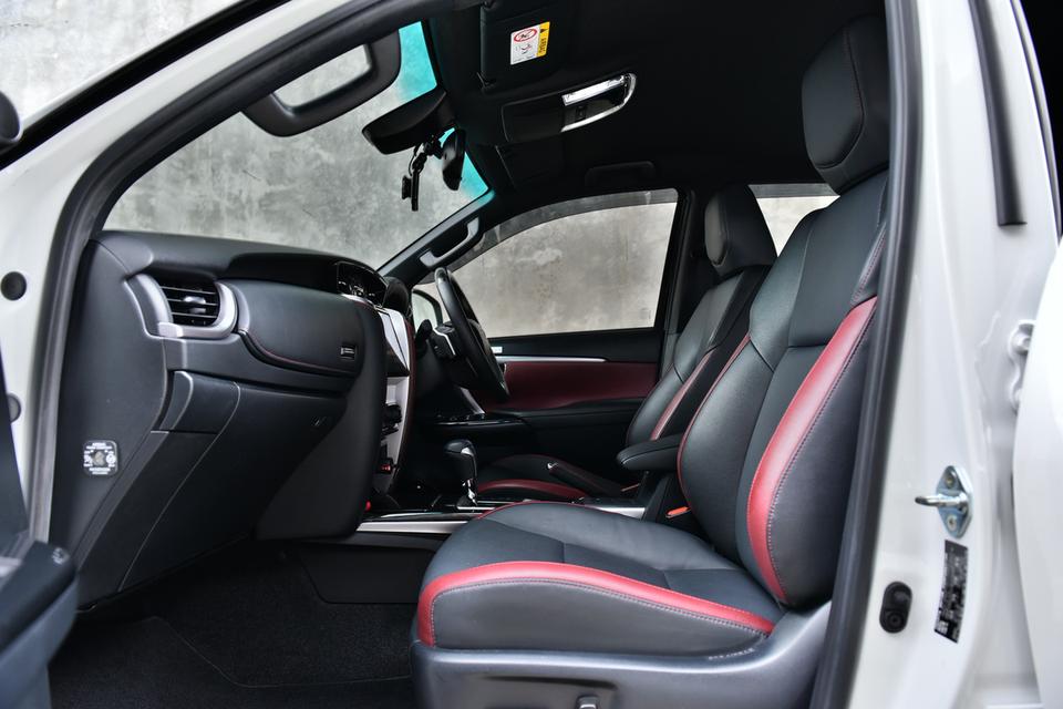 FORTUNER LEGENDER BLACK TOP ทะเบียนคืน รูปที่ 11