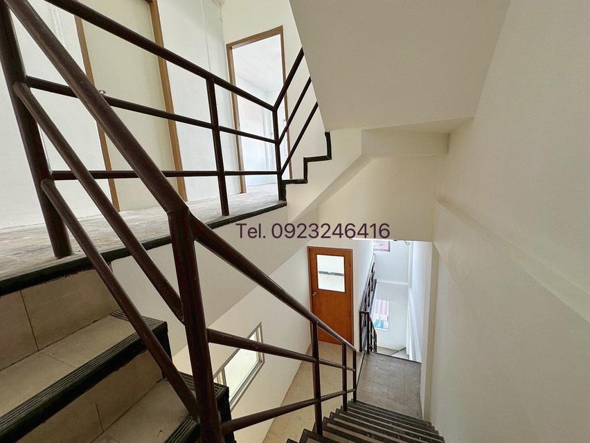 ขายด่วน!!! ตึกแถว 4 ชั้นครึ่ง ติดถนนบอนด์สตรีท เมืองทองธานี 11