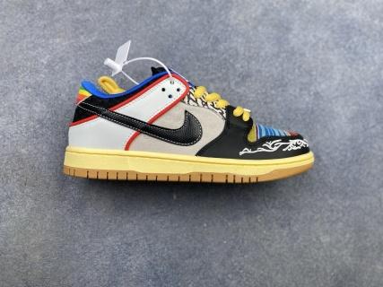 รองเท้าผ้าใบกีฬาแบบลำลองสุดคลาสสิกและใช้งานได้หลากหลายรุ่น Nike Dunk Low SB