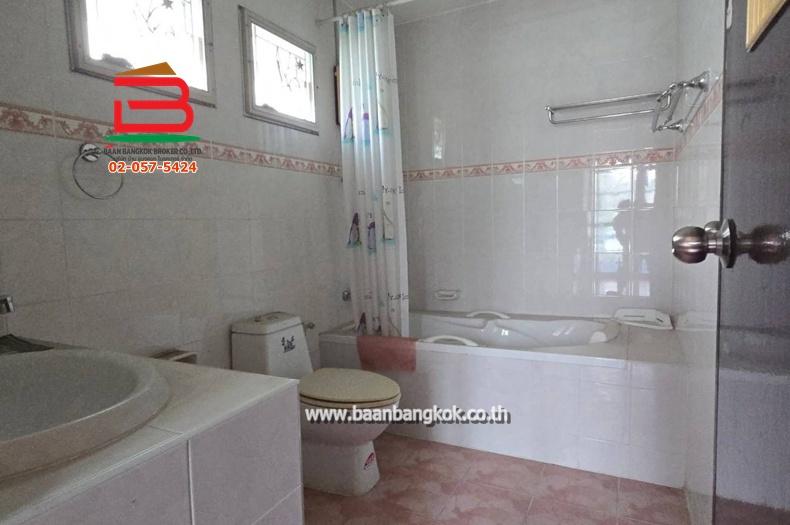 บ้านเดี่ยว หมู่บ้าน เอ.ซี.เฮ้าส์ 2 ลำลูกกาคลอง4 เนื้อที่ 55.3 ตรว. (ด้านหลัง ตลาดเอซี.คลอง4) ตำบลลาดสวาย อำเภอลำลูกกา ปทุมธานี 11