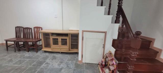 ขายทาวน์เฮ้าส์ 2 ชั้น เพิ่งรีโนเวทใหม่ หมู่บ้าน เค.ซี. รามอินทรา 5 ติดถนนพระยาสุเรนทร์ 40 ที่จอดรถ 1 คัน 5