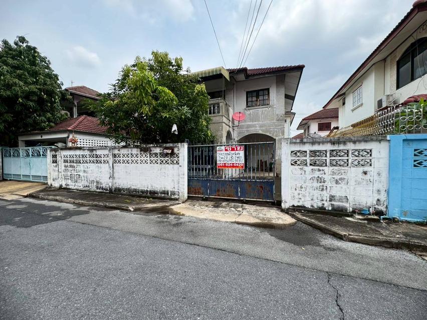 ขายบ้านเดี่ยว หมู่บ้าน ช.รุ่งเรือง 6 ราคาต่ำกว่าตลาด เหมาะกับการลงทุน (N.2000) 1