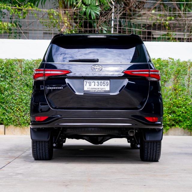 TOYOTA FORTUNER 2.4 LEGENDER BLACK TOP 2WD 2026Fortuner Legender Black Top หล่อสุด ทรงสปอร์ต ออฟชั่นเต็ม รูปย่อยที่ 4