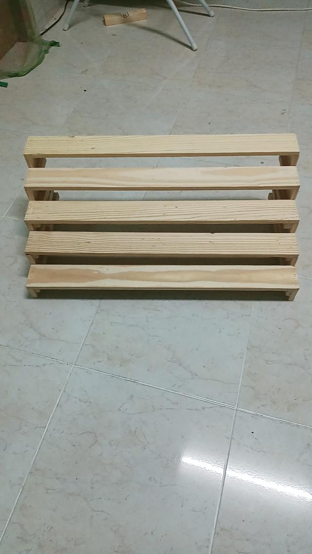 ชั้นวางของ 5 ชั้นแบบขั้นบันได