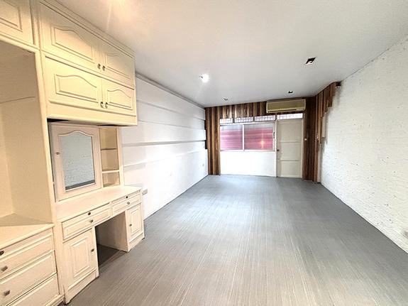 โฮมออฟฟิศ สะพานใหม่ เหมาะทำคลินิก ออฟฟิศ รีโนเวท สไตล์มินิมอล 5 ชั้น พร้อมอยู่ เดินเพียง 50 เมตร ถึง BTS สายหยุด เจ้าของขายเอง 13