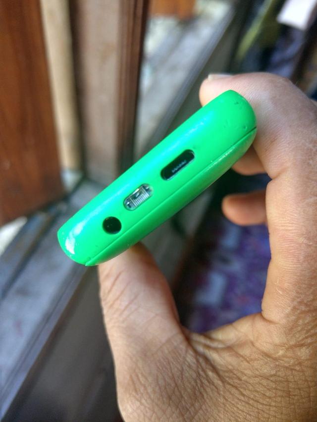 Nokia 215 สีเขียว 4