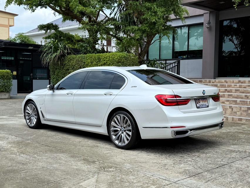 2019 BMW 740le PURE EXCELLENCE รถออกศูนย์ BMW รถวิ่งน้อย เข้าศูนย์ตามระยะ วารันตีศูนย์ยังเหลืออีกนานครับ 6