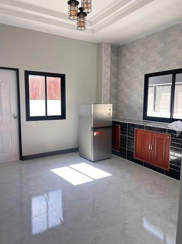 บ้านเดี่ยวให้เช่าทำเลนาป่าชลบุรี-ท้องคุ้ง 4 ห้องนอน 4 ห้องน้ำ 1 ห้องโถงใหญ่ 1 ห้องครัว 2-3 ที่จอดรถพื้นที่ใช้สอยขนาด 74 6