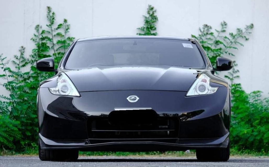 Nissan 370 Z ขายราคาสุดคุ้ม 2