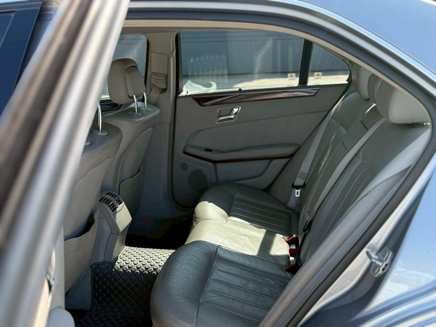 Mercedes-Benz E250 CDI 2.1 W212ปี 2010 รูปที่ 12