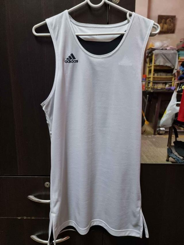 เสื้อกล้าม Adidas ป้าย size S