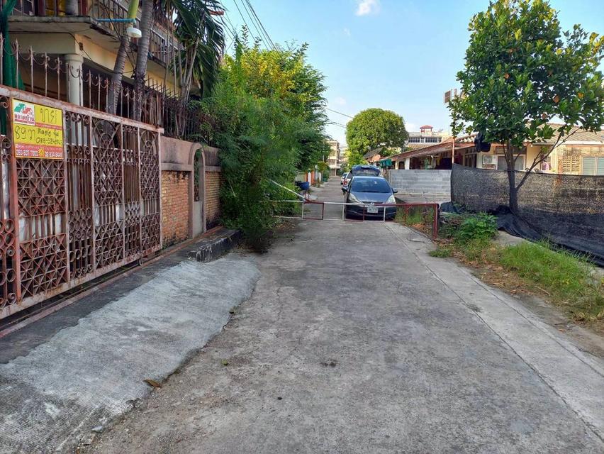 บ้านเดี่ยว 2 ชั้น 89 ตร.ว. ซ.ลาดพร้าว 64 ม.ตะวันรุ่ง ทำเลดีเป็นทางลัดไปสุทธิสาร ห้วยขวาง หลังมุม 5