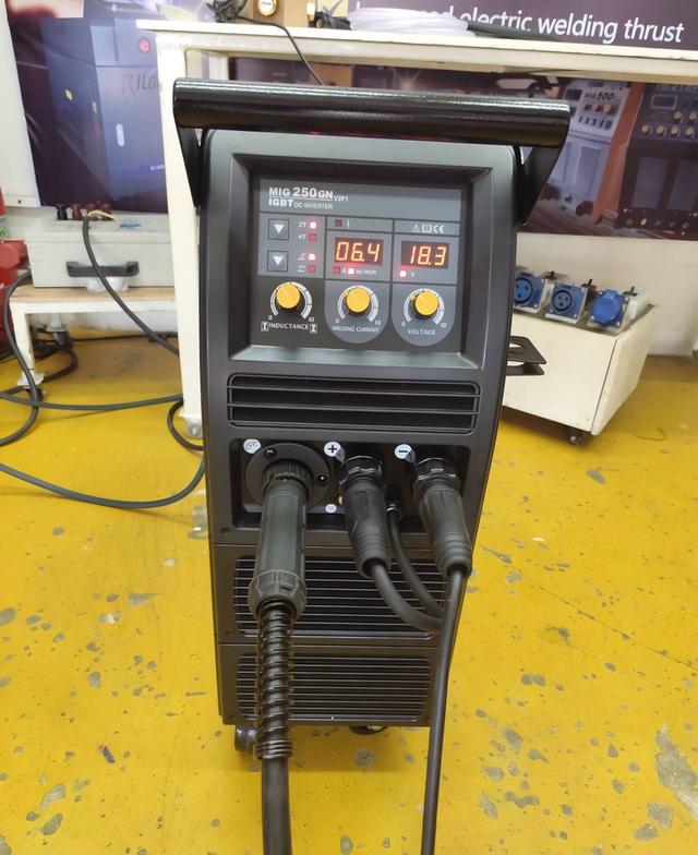 เครื่องเชื่อมMIG250GN ไฟ380V RILON