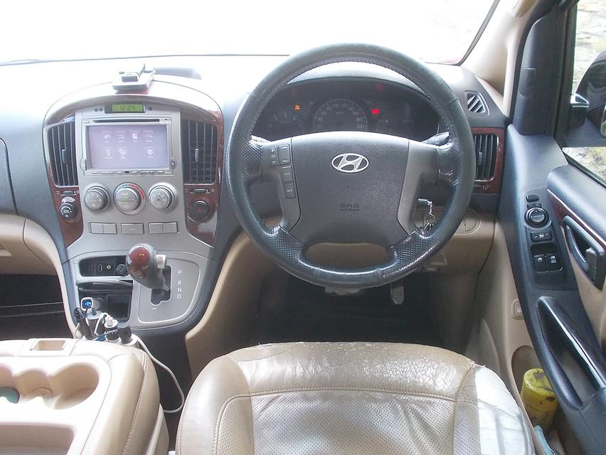 HYUNDAI GRAND STAREX 2.5 VIP ปี 2011 14