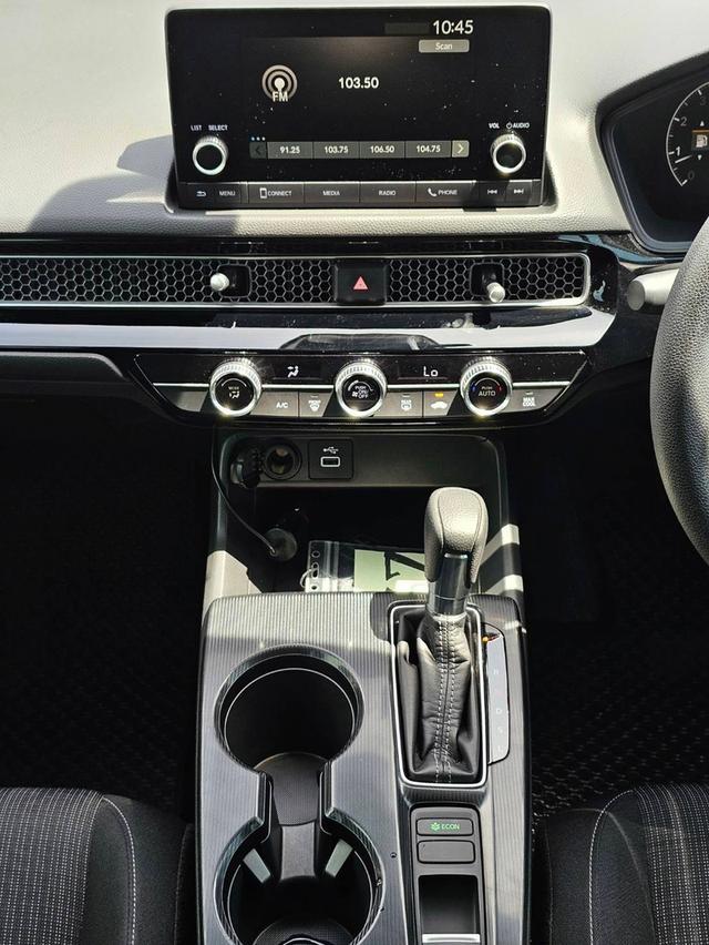 NEW HONDA CIVIC FE Sedan 4dr EL CVT FWD 1.5 Y22. สีเทา    เกียร์ออโต้  10