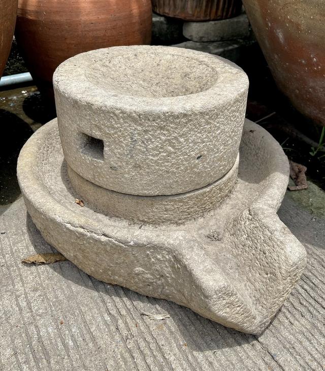 โม่แป้งโบราณ โม่หินโบราณ เครื่องบดแป้งหินแกรนิต ชุดใหญ่ 2