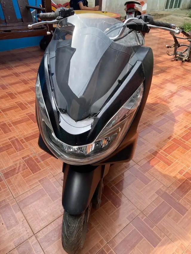 Honda PCX สีส้มดำ