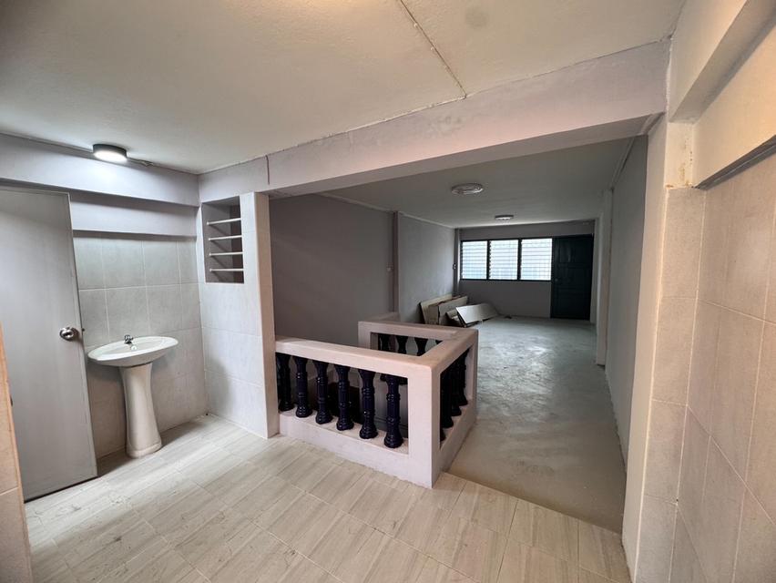 ให้เช่าอาคารพาณิชน์ 5 ชั้น ซอยพระยาศรี รีโนเวทใหม่พร้อมอยู่ (N.1939) 13