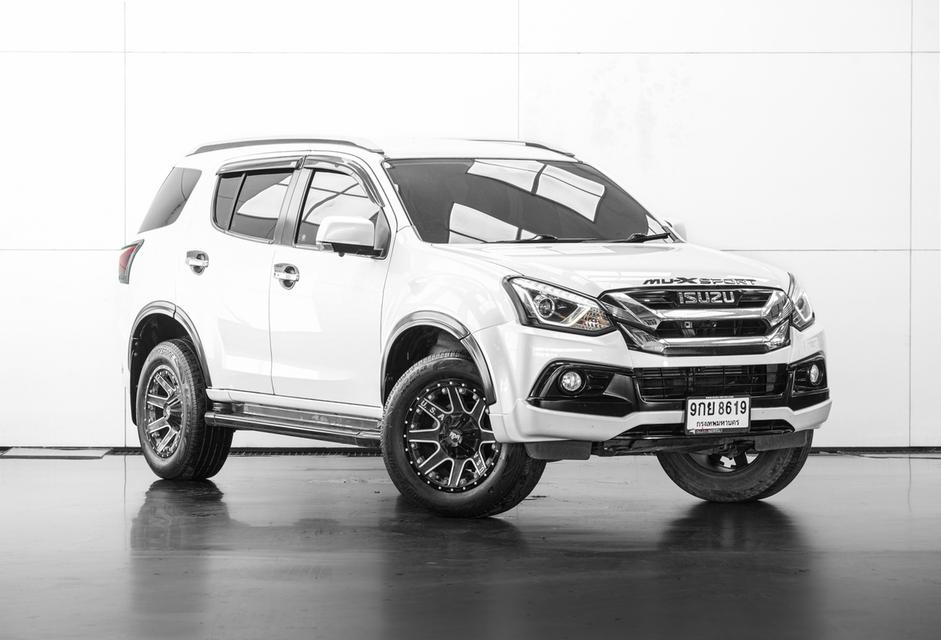 2020 ISUZU MU-X 3.0 THE ONYX 2WD SUV สีขาว เลขไมล์ 128680 กม.