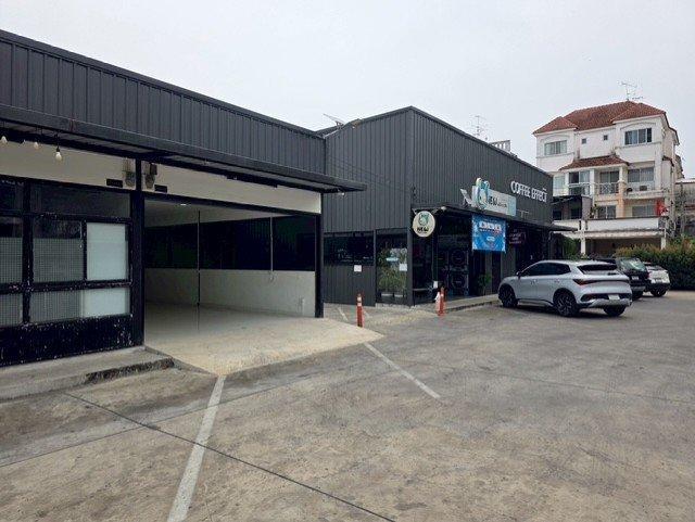 ให้เช่าสำนักงาน ร้านค้า โกดัง คลังสินค้า พื้นที่ 77 ตรม. ซ.พัฒนาการ 38 มี 7-11 ในโครงการ 2