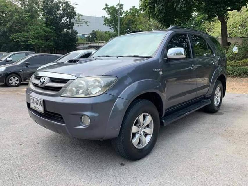 Toyota Fortuner 3.0V 4WD A/T ปี2005 1