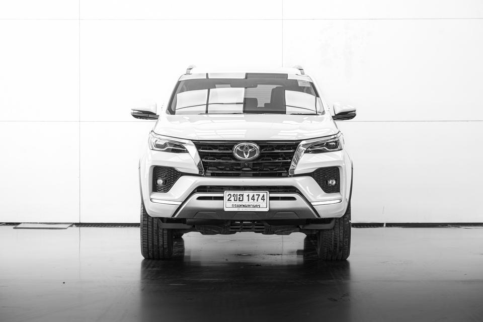2022 TOYOTA FORTUNER 2.4 V 2WD SUV สีขาว เลขไมล์ 74065 กม. 1