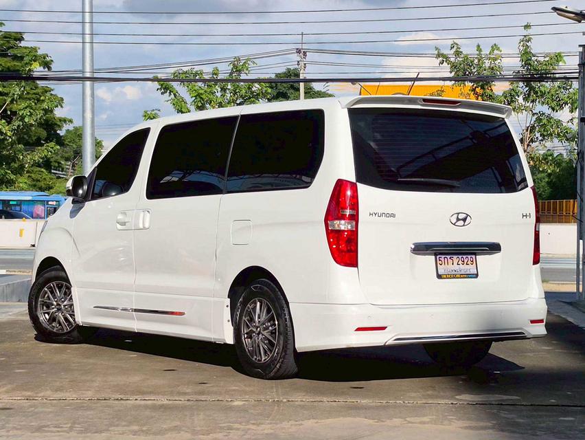 Hyundai H1 2.5Eilte ปี24 4