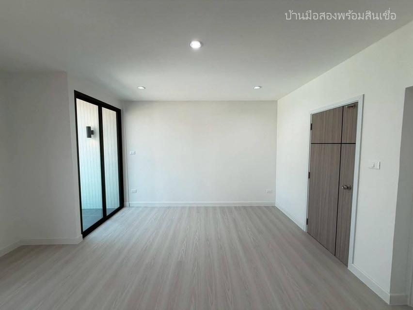 ทาวน์โฮม 3 ชั้น ซอยนาคนิวาส 37 ถนนประดิษฐ์มนูธรรม 13