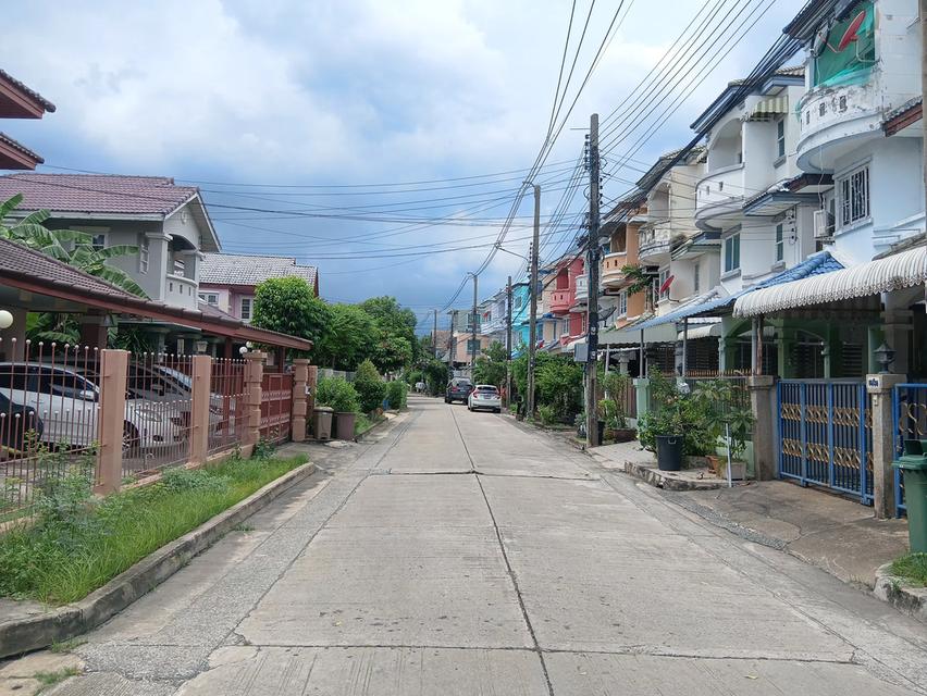 ขายทาวน์โฮม 3 ชั้น หมู่บ้าน เศรณี ดอนเมือง-สรงประภา เนื้อที่ 27.6 ตรว ซ.วัดเวฬุวนาราม 18  แขวงทุ่งสีกัน เขตดอนเมือง กรุงเทพมหานคร 17