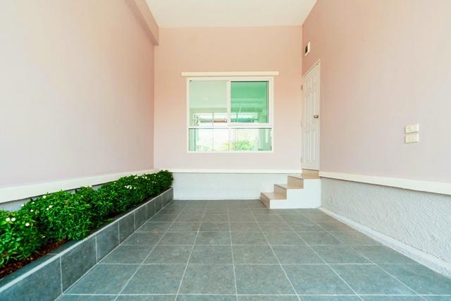 หน้ากว้างพิเศษ เท่ากับ2คูหา นิคมอมตะนคร 1.2 กม.โลตัส พลัสมอลล์ อมตะ 1.6 กม. ให้เช่า ทาวน์โฮม 2 ชั้น หน้ากว้าง 8 เมตร ทำเ 5