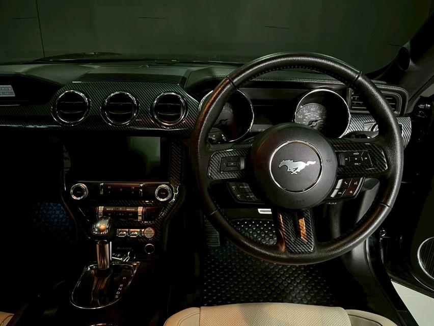 Ford Mustang 2.3 EcoBoost Coupe เลขไมล์เพียง 66,xxx Km. สีดำดุดัน ปี 2016 ภายใน Two-Tone หายากกกมากกก 9