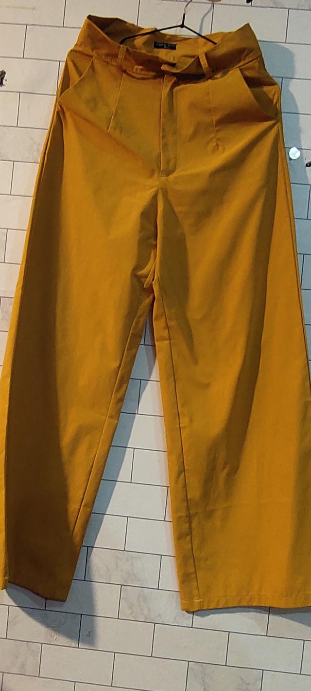 เสื้อผ้าหรูหรามือสอง 4