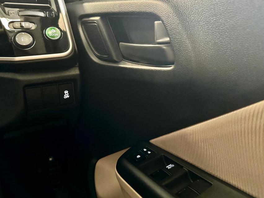 honda city 1.5 V auto ไมล์ 90,000 กม. 6