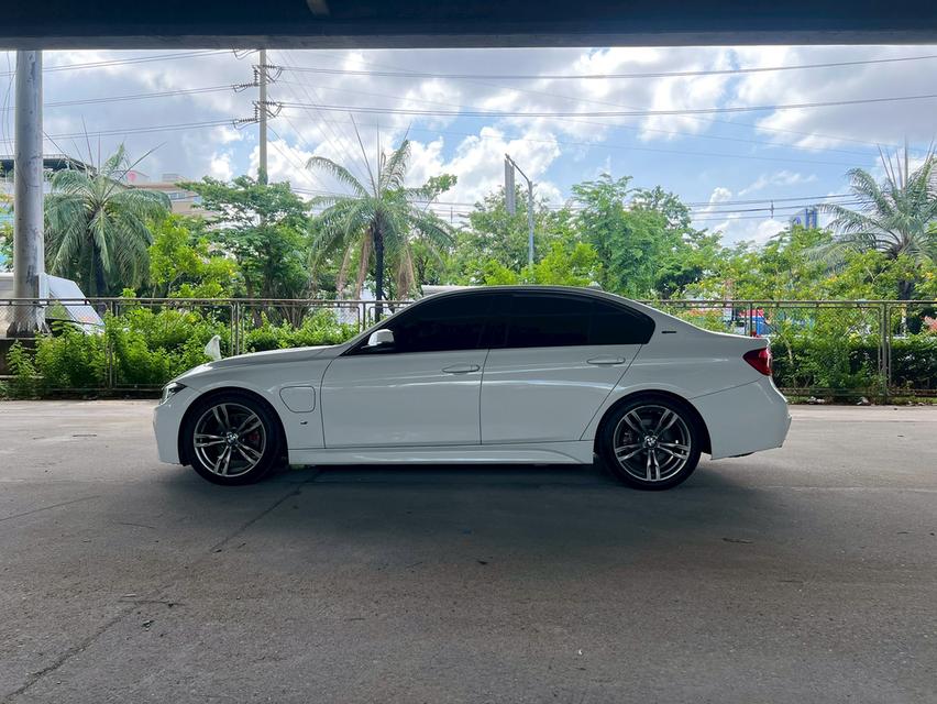 ขายรถ BMW 330e 2.0 M Sport  ปี 2022 สีขาว เกียร์ออโต้ 7